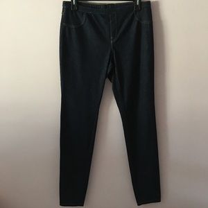 NWOT Simple Vera Vera Wang Jeggings